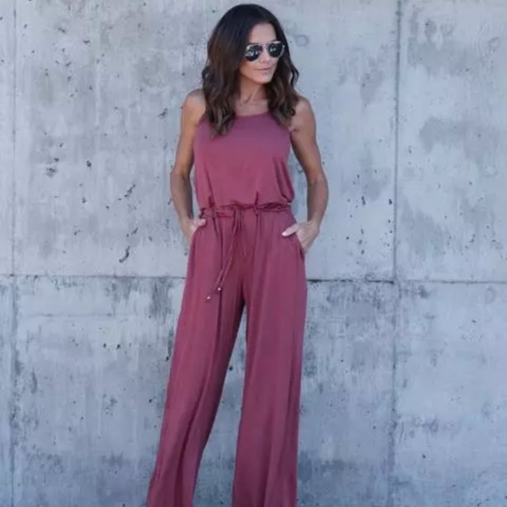 ⭐️Sleeveless Jumpsuit with straps & elastic waist